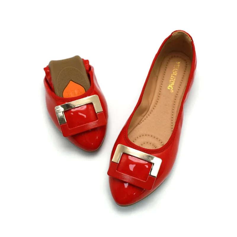 Корейские балетки из лакированной кожи с острым носком на мягкой подошве женские