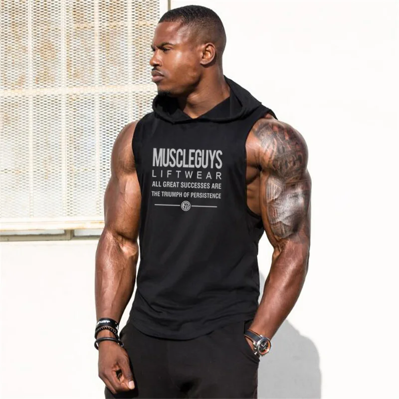 

Muscleguys 2021 летняя брендовая мужская майка с буквенным принтом для тренажерных залов, одежда для фитнеса или бодибилдинга, безрукавка с капюшоном, топы для мужчин