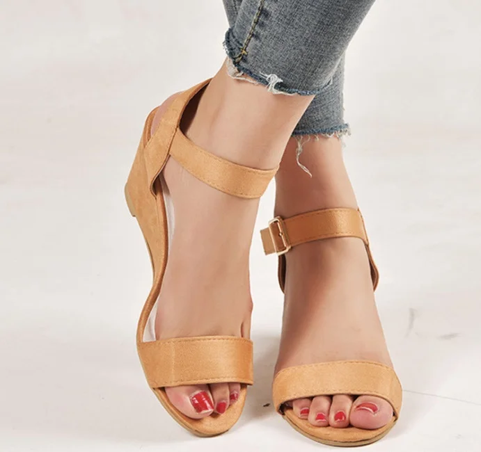 Женские сандалии на танкетке с леопардовым принтом и открытым носком Размеры 35