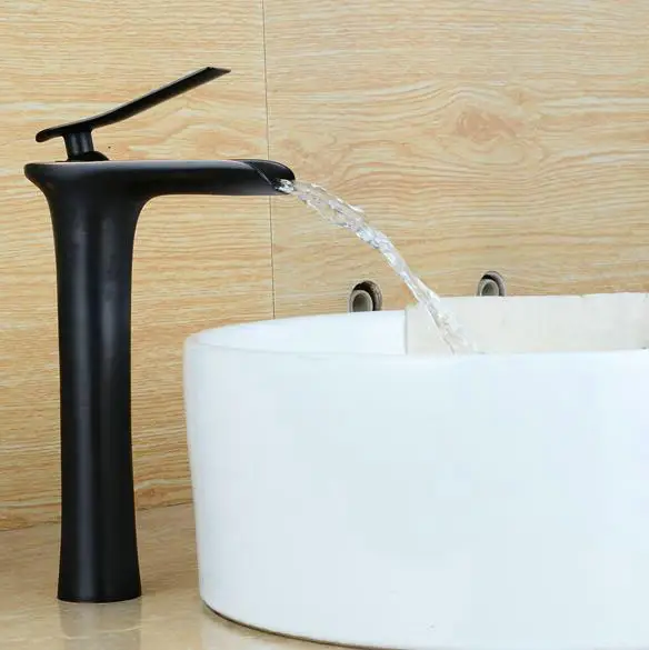 Смеситель водопад для ванной комнаты