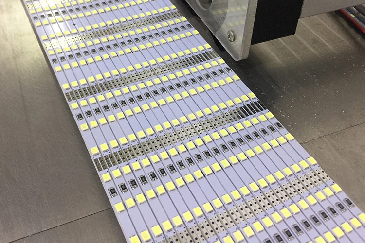 200 шт. 12 в постоянного тока светодиодная жесткая полоса Epistar chip ширина 4 мм 100 см 72