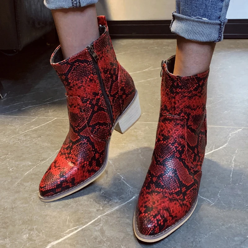Зимние женские ботильоны из искусственной кожи со змеиным узором Женская обувь в