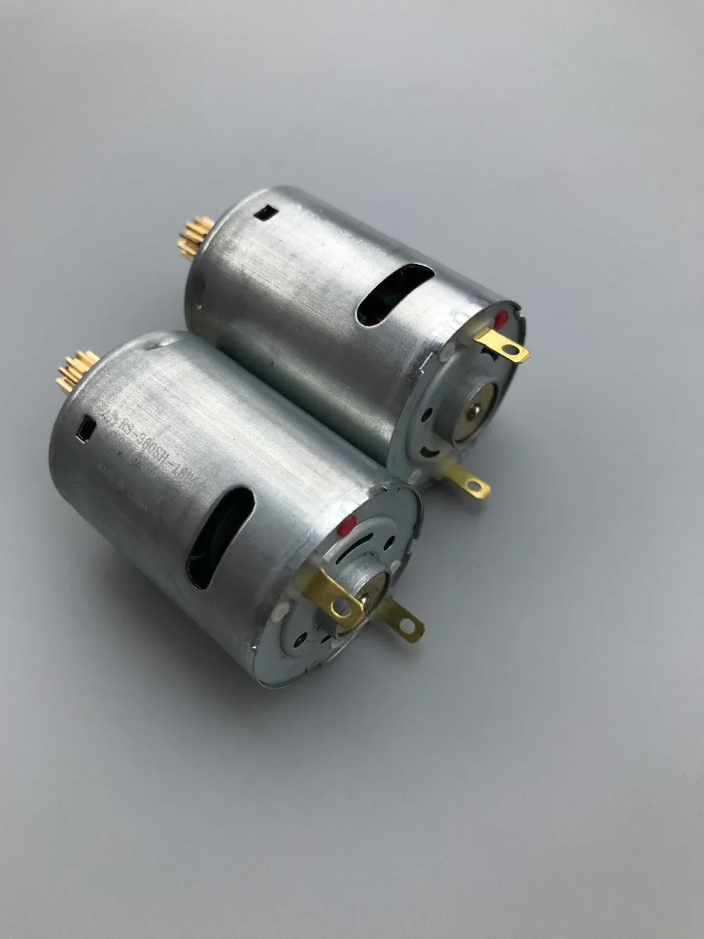 (2 шт.) Heidelberg Печатный пресс аксессуары новый R2.144. 1121 выделенный RS-380SH-16250 двигатель