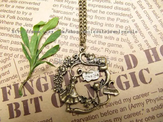 wholesale vintage bronze Alice in wonderland necklace Necklace charm with chain | Украшения и аксессуары