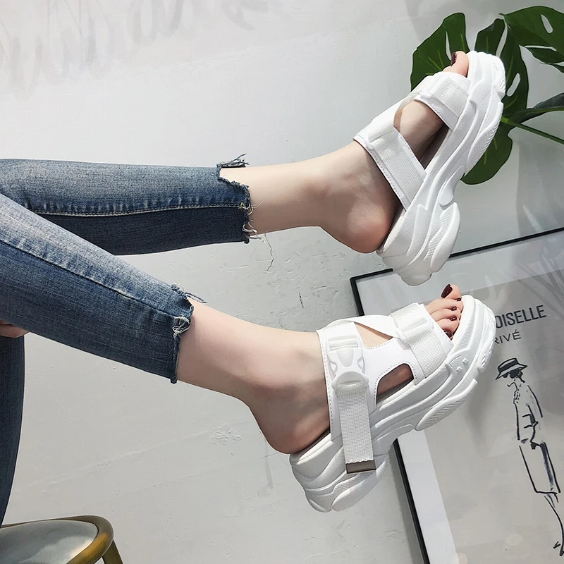 HEE GRAND/Новинка 2019 года сезон лето шлепанцы на платформе женские сандалии плоской