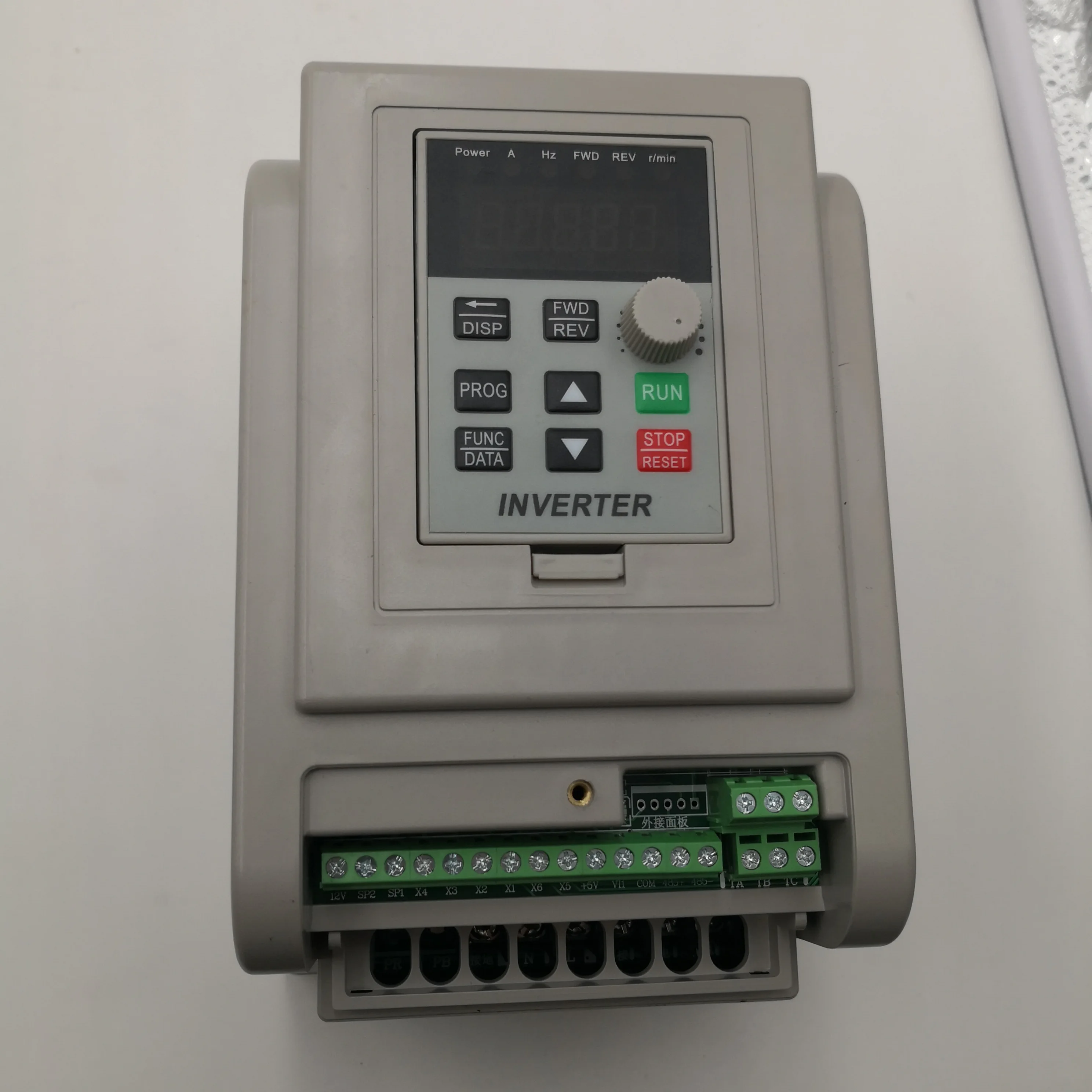 Преобразователь частоты Регулируемая скорость VFD инвертор 220 кВт/4 кВт ZW-AT1 3P в выход для мотора низкочастотный инвертор wzw