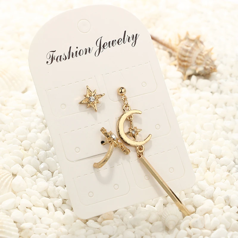 Docona в стиле панк с украшением виде кристаллов изображением луны и звезд серьгу