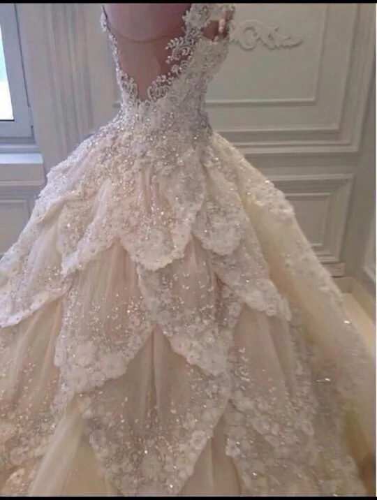 

Luxury Long Cathedral Train Wedding Dress Sleeveless Appliqued Floor-Length Ivory Bridal Gown Sweetheart Beaded Ruffles Vestidos