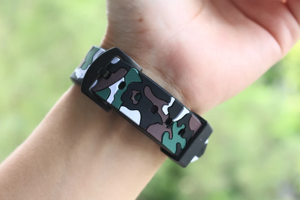Спортивный ремешок URVOI для apple watch series 5 4 3 2 1, ремешок для iWatch камуфляжного цвета, мягкий силиконовый сменный Камуфляжный адаптер