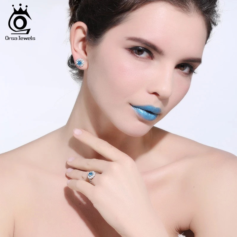 ORSA JEWELS Роскошные сережки-гвоздики серебряного цвета с микро проложенным 0.7ct синим AAA кубическим цирконием, цветочные серьги для женщин OE151