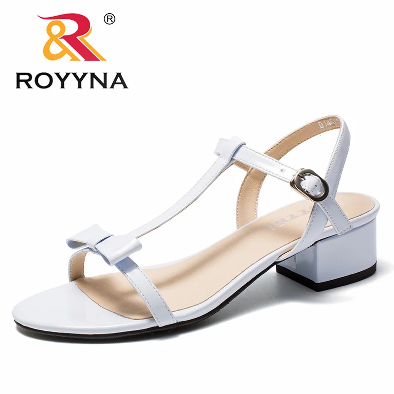 ROYYNA/Новое поступление Модные стильные женские босоножки Минималистичный дизайн