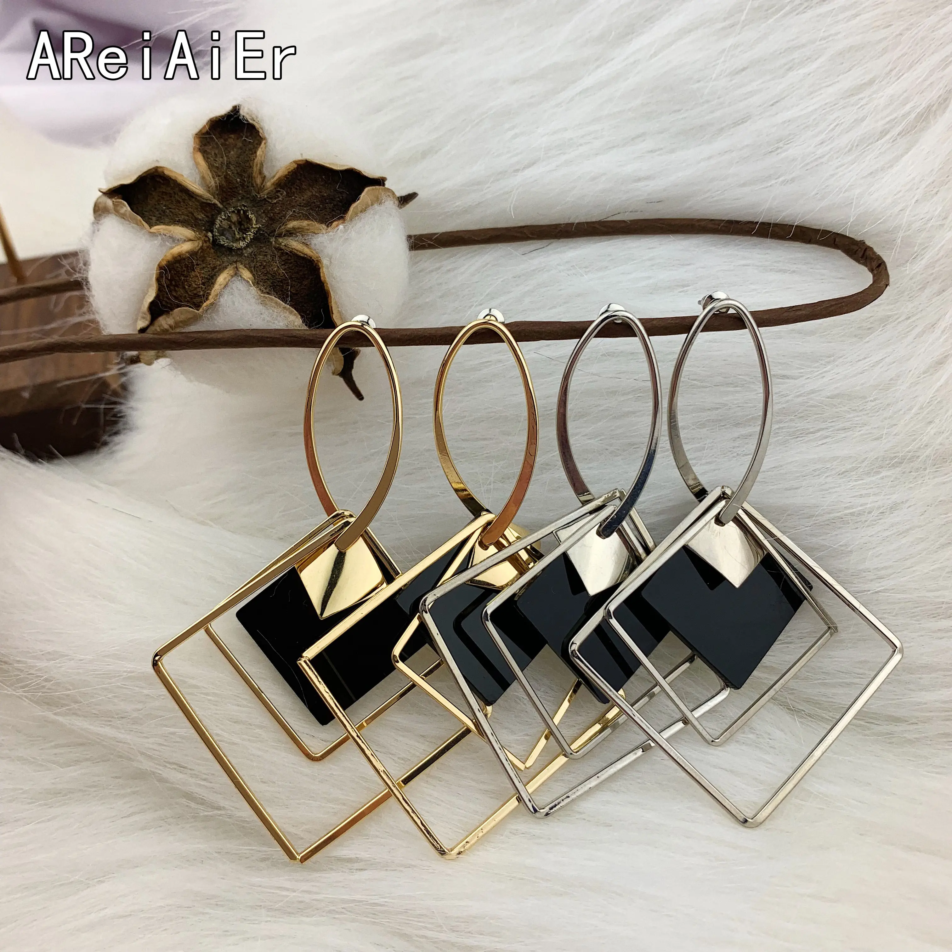 Новые Модные Акриловые серьги для женщин золотые полые квадратные