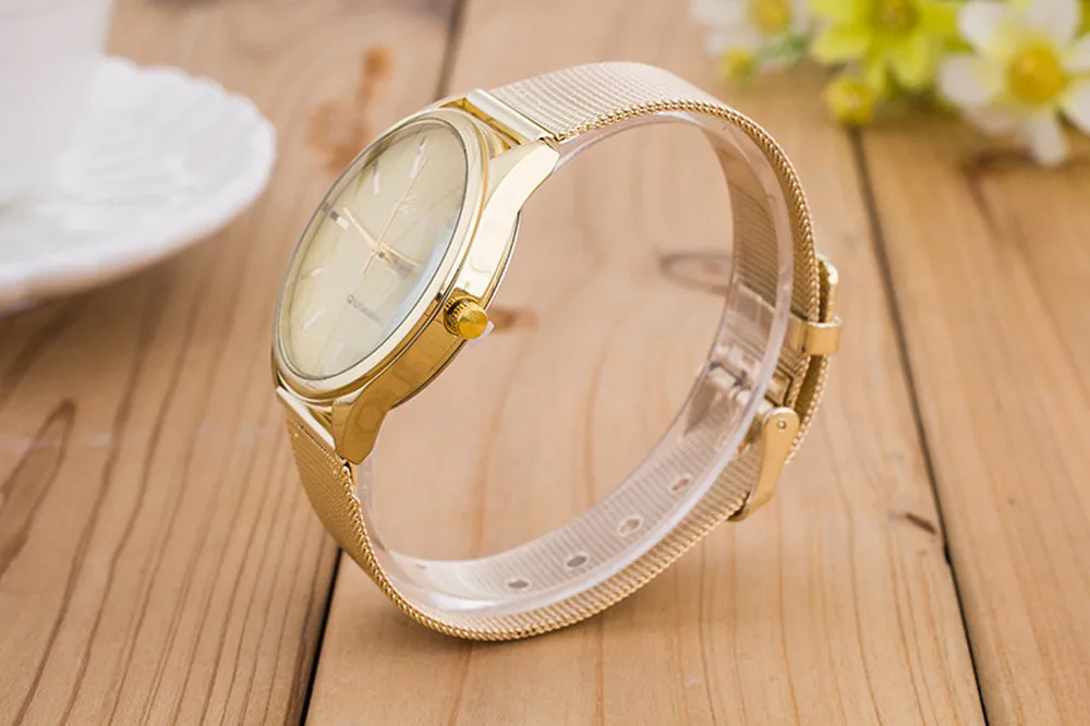 Новинка 2016 известный бренд серебряные повседневные Женевские кварцевые часы