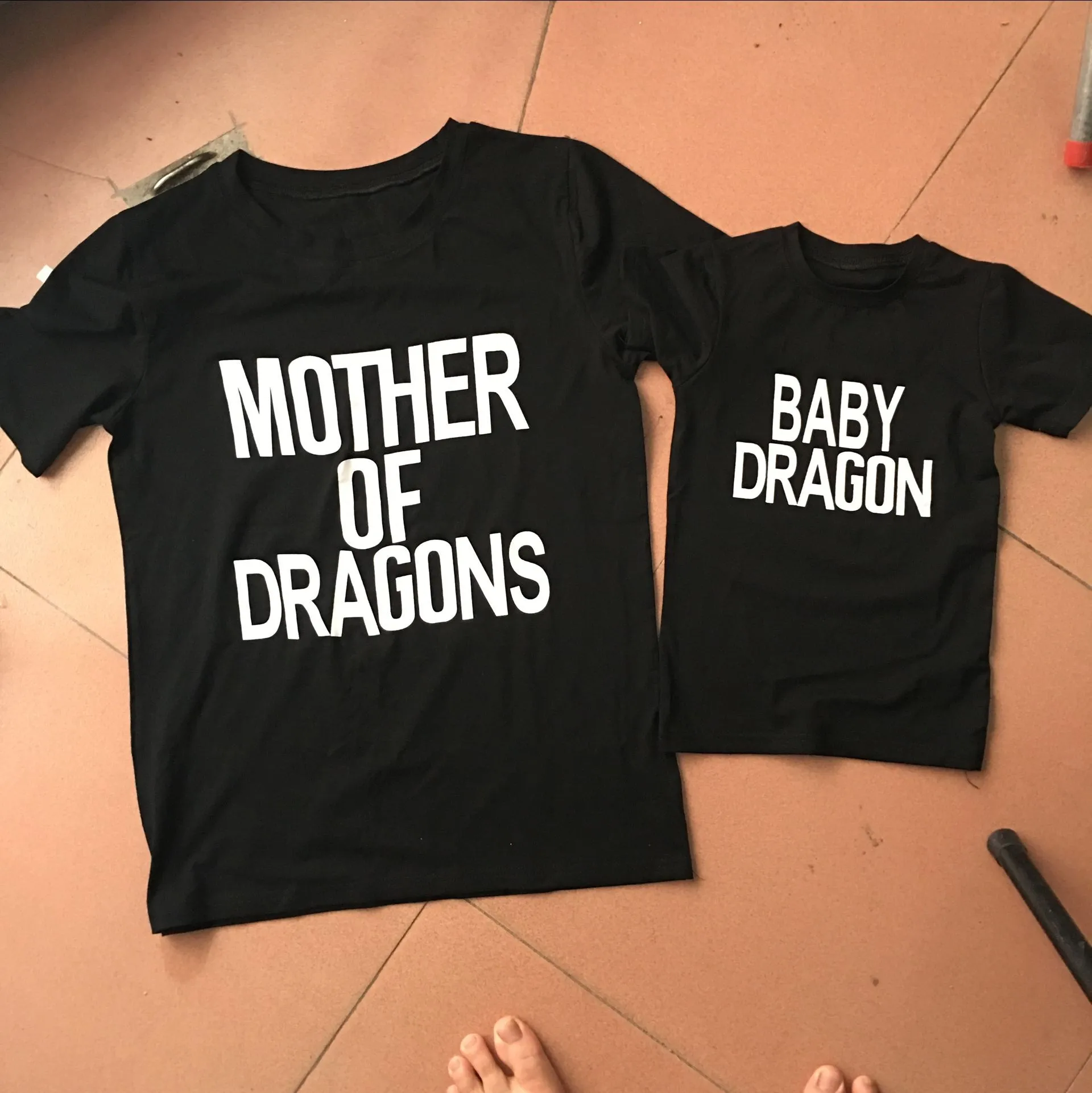 2017 новая брендовая модная семейная одежда для мамы папы сына маленьких девочек и