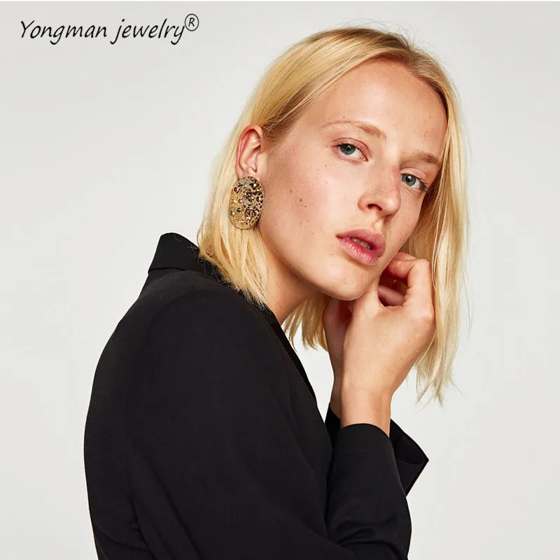YONGMAN новый золотой большие круглые серьги стержня Многоцветный со стразами