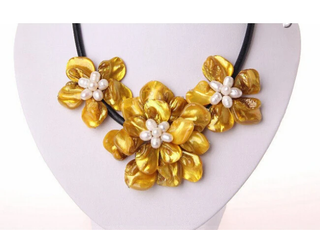 classic white baroque freshwater pearl gold shell flower leather necklace Factory Wholesale price Women Gift word Jewelry | Украшения и