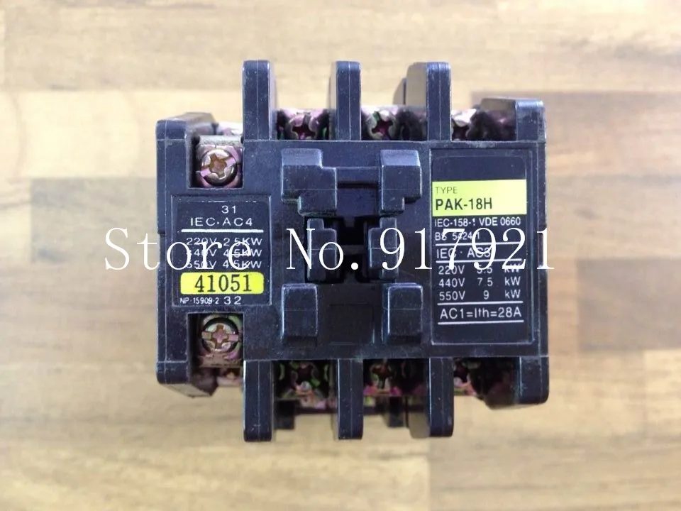 

[ZOB] Japanese households on the PAK-18H AC contactor 28A 220V 41051 genuine original --5pcs/lot