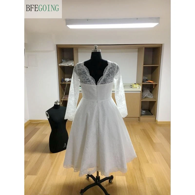 Белое Кружевное ТРАПЕЦИЕВИДНОЕ свадебное платье длиной до колена с v образным