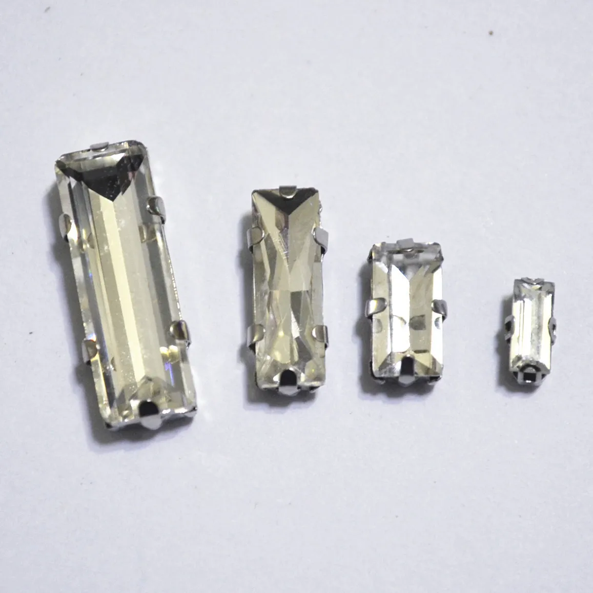 

Clothing Water Drill Accessories Glass Shaped Claw Drill Decoration