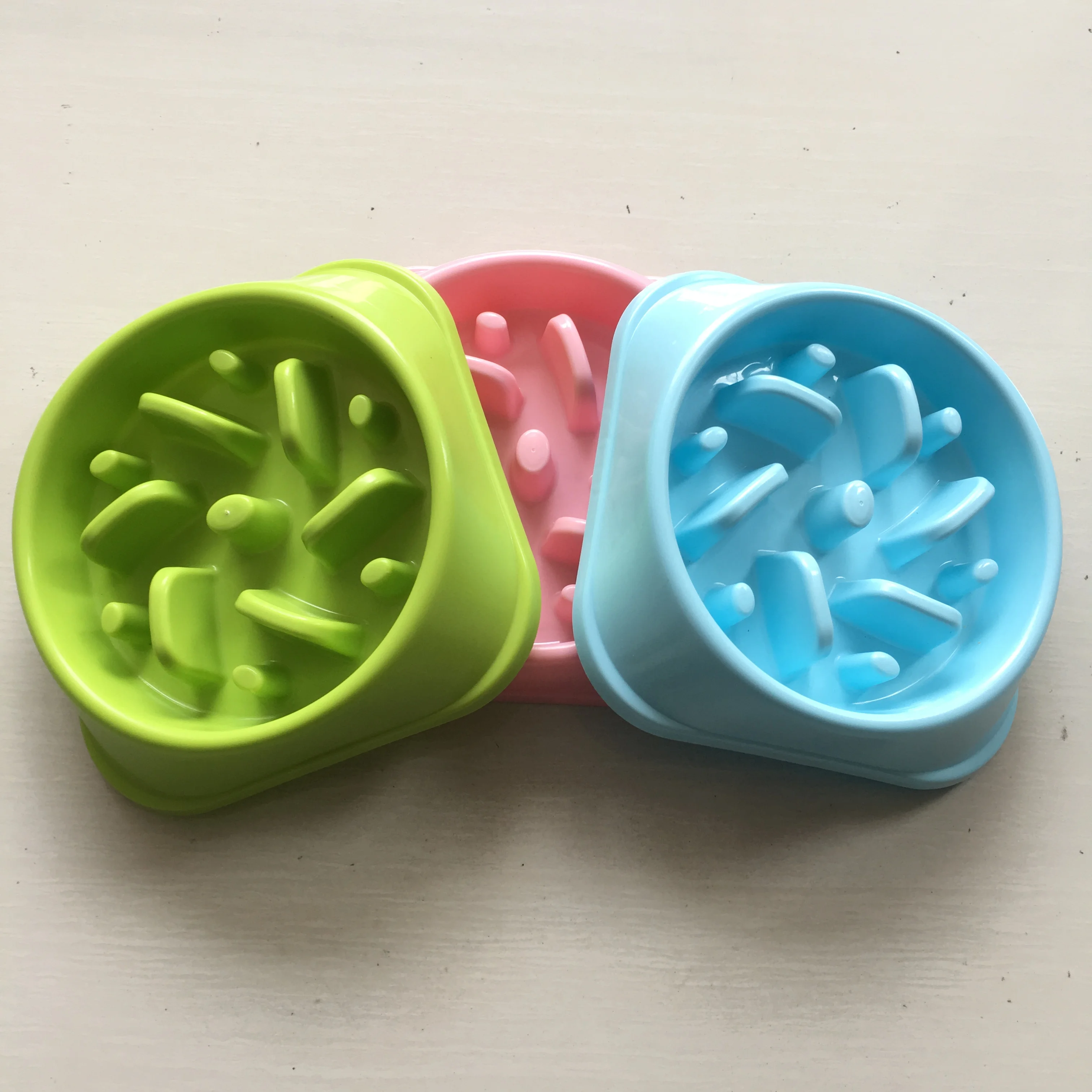 Pet Dog Bowl Healthy Soft Plastic Slow Food Feeder Anti Choke travel bowl for Cat dog feeding Alimentador Lento | Дом и сад