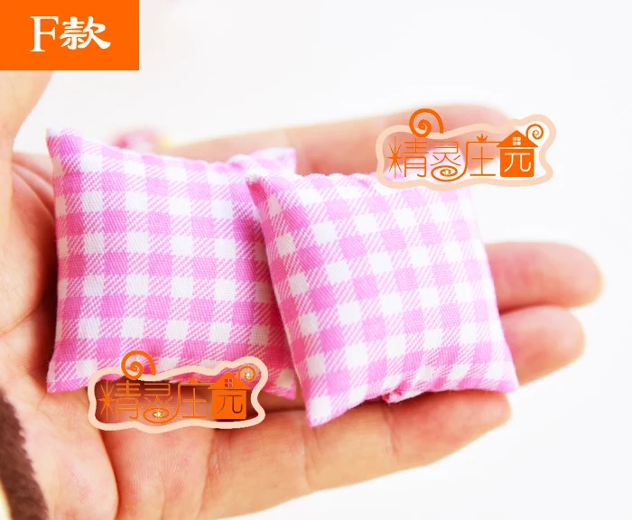 

A01-X327 children baby gift Toy 1:12 Dollhouse mini Furniture Miniature rement lovely pillow random 1 pair