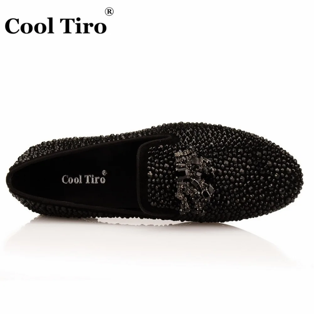 Черные замшевые мужские лоферы со стразами шлепанцы с кисточками и кристаллами