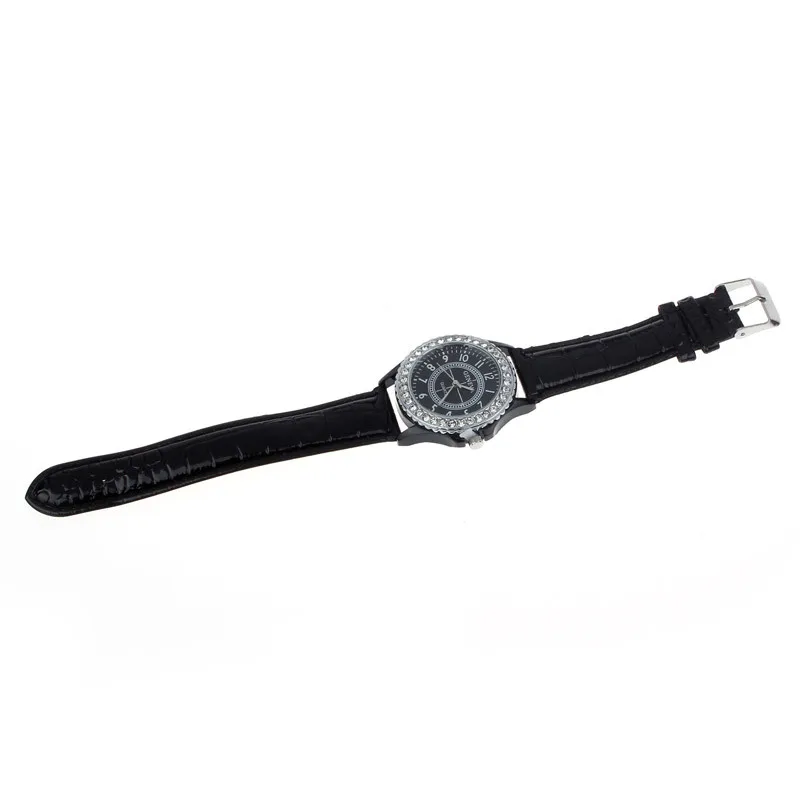 

Timezone#301 Luxury Women's Watch Leather Geneva Crystal Dial Lady Wrist Watch Bracelet Quartz Hour
