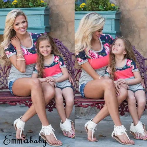 Одинаковые комплекты для семьи футболка с цветочным принтом мамы и дочки