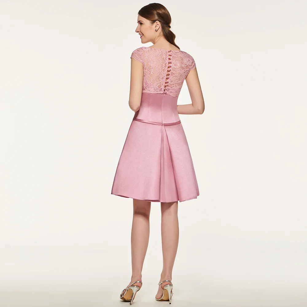 Платья Элегантное платье с овальным вырезом и длинным рукавом рядом пуговиц