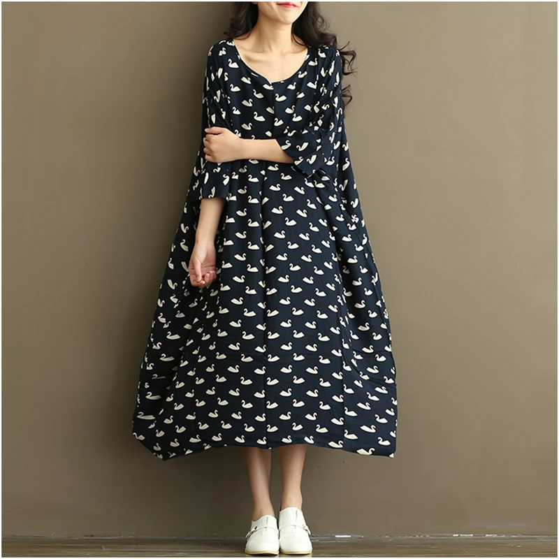 Женское летнее платье черное Хлопковое с принтом лебедя и о вырезом свободное