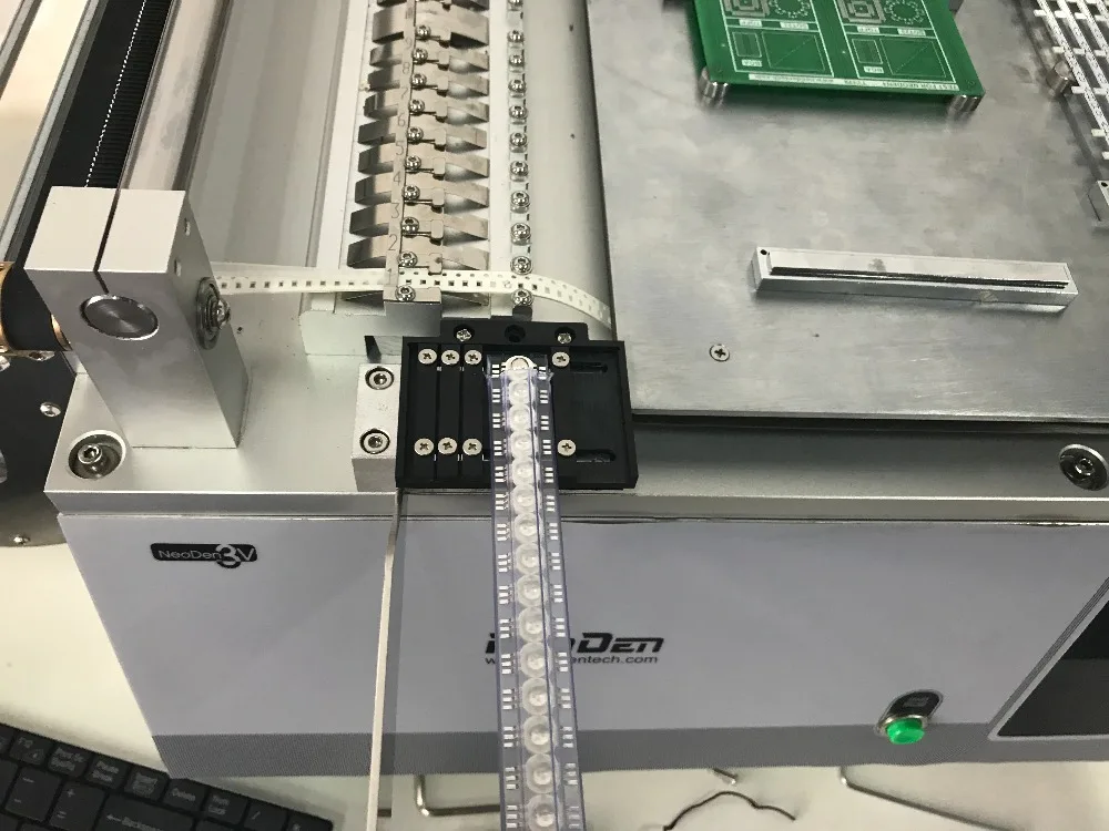 Фото Горячая распродажа! Автоматический SMT Chip Mounter с системой видения для SMD выбор и Горячая распродажа! Автоматический SMT Chip Mounter с системой видения для SMD выбор и
