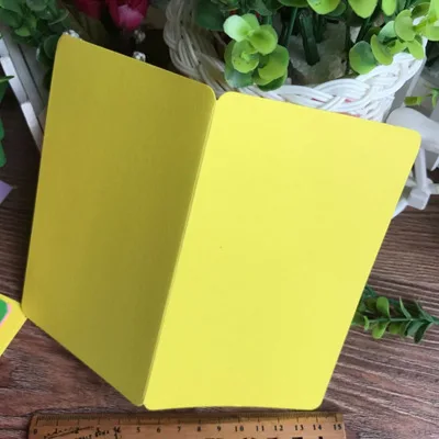 10 шт./упак. DIY пустой раза карты рисованной каракули карты Бумага открытки с днем рождения карты - Цвет: Yellow