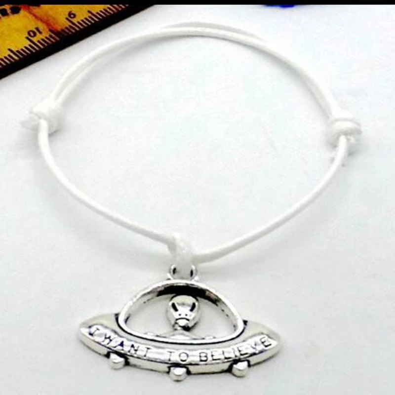 Космический корабль UFO Lucky Charms String Красный воск шнур регулируемый браслет