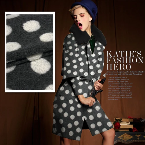 Бесплатная доставка! Топ высокого класса с трехмерной аппликацией в виде большой