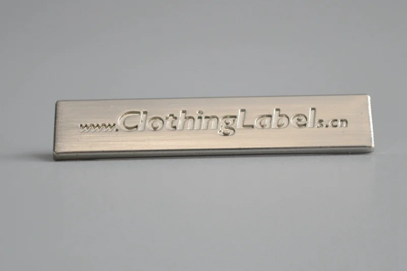 Custom metal labels for bag clothing shoes engraved logo zinc alloy material gunmetal color accept small order | Дом и сад