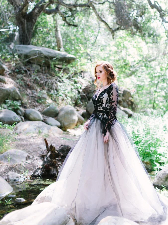 

New Fashion Lace Appliqued A-line Champagne and Black Wedding Dresses Long Sleeve Bridal Gown Custom Size
