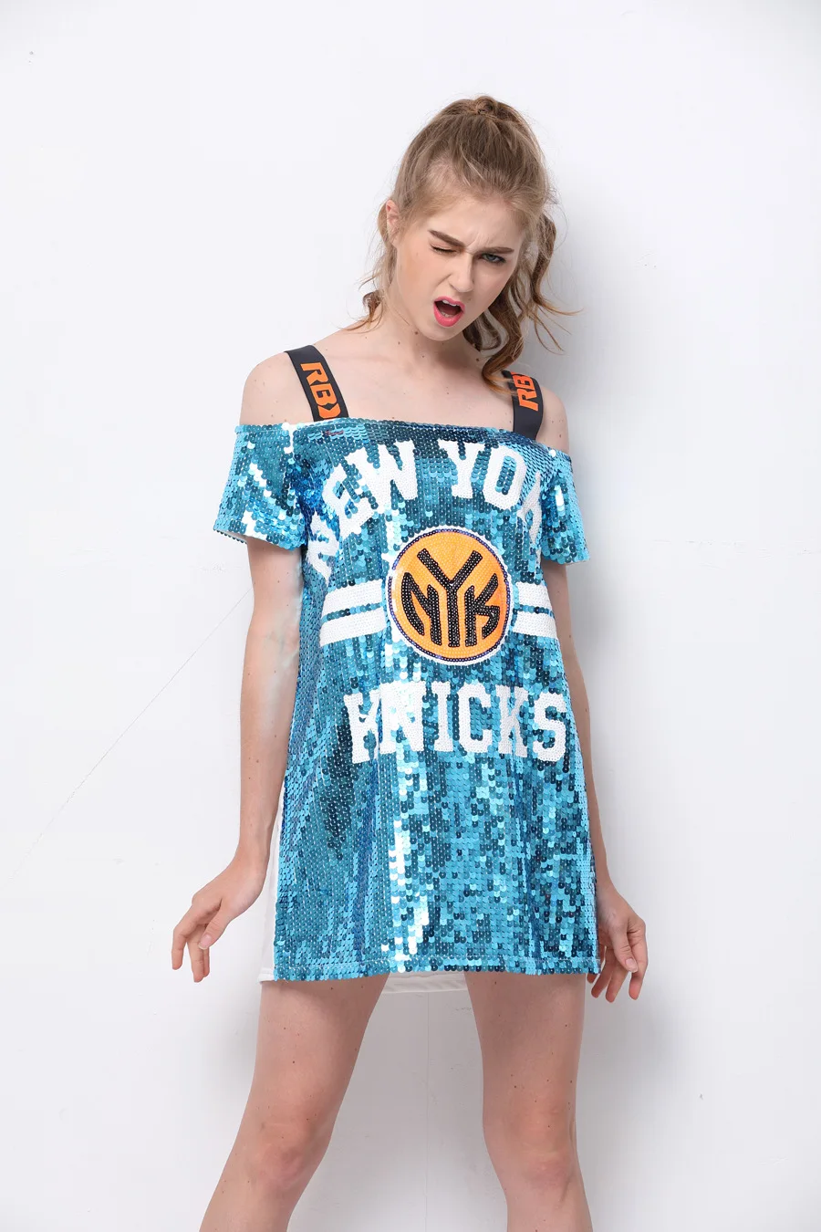 

Woman Jazz Dance Sequins T Shirt 2019 New Spaghetti Strap Letter Print Loose Long Hip Hop Tee Shirt Jazz Costume Korean Clothes