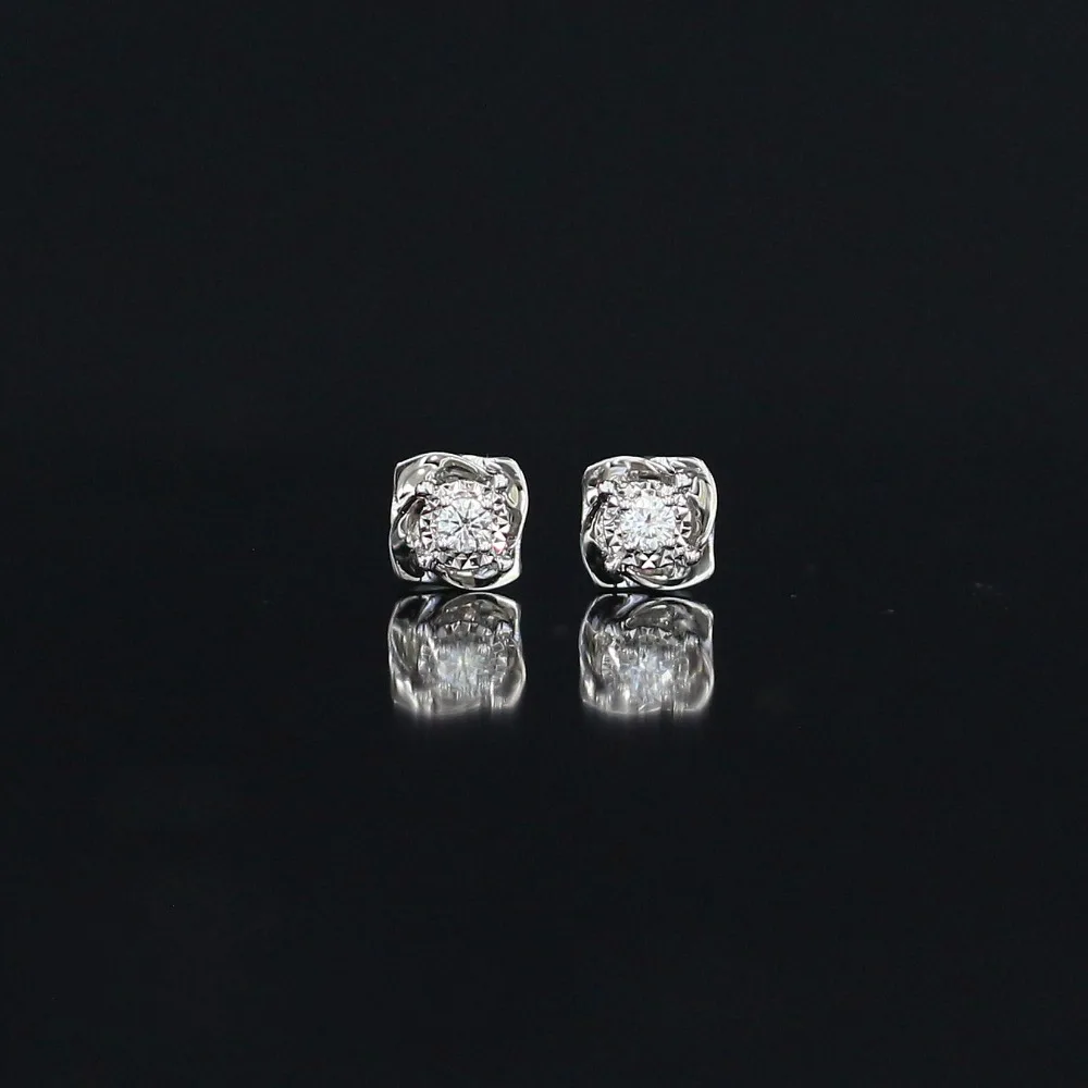 Круглые серьги гвоздики с натуральным бриллиантом LASAMERO 0.16CTW 18 K белое золото