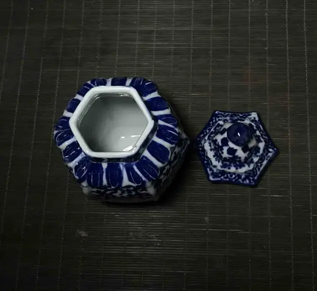 

China Jingdezhen town blue and white porcelain vase
