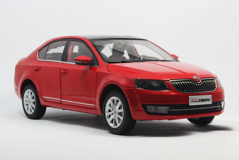 

1:18 литая модель для Skoda Octavia 2014 Red Liftback, игрушечный автомобиль из сплава, миниатюрные коллекционные подарки