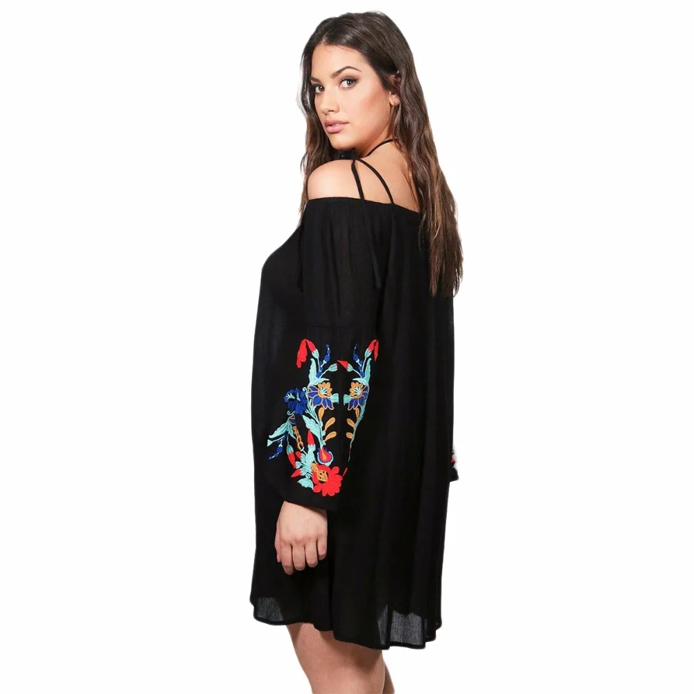 Женское мини платье Kissmilk черное на бретельках с длинным рукавом и цветочной