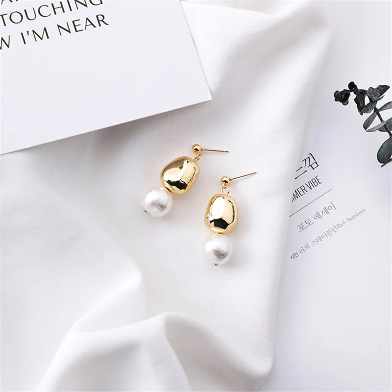 

Fashion Big Pearl Semi Circle Drop Earrings for Women Geometric Round Pearl Statement Dangle Earrings Party Girl Ear Jewelry