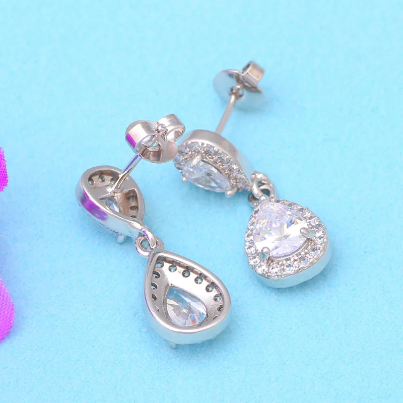 Висячие серьги с блестящими фианитами для женщин посеребренные белыми