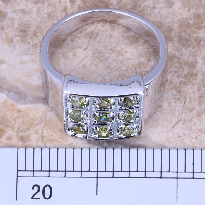 Оригинальное женское кольцо с зеленым Перидотом и серебряным покрытием Размер 6 /