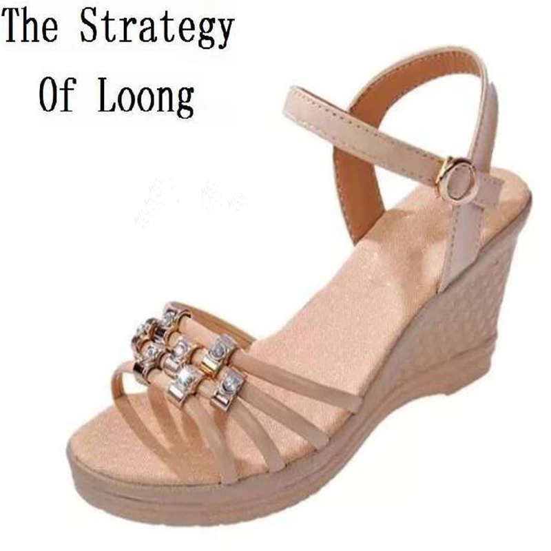 Летние женские туфли на танкетке с ремешком щиколотке Модные повседневные