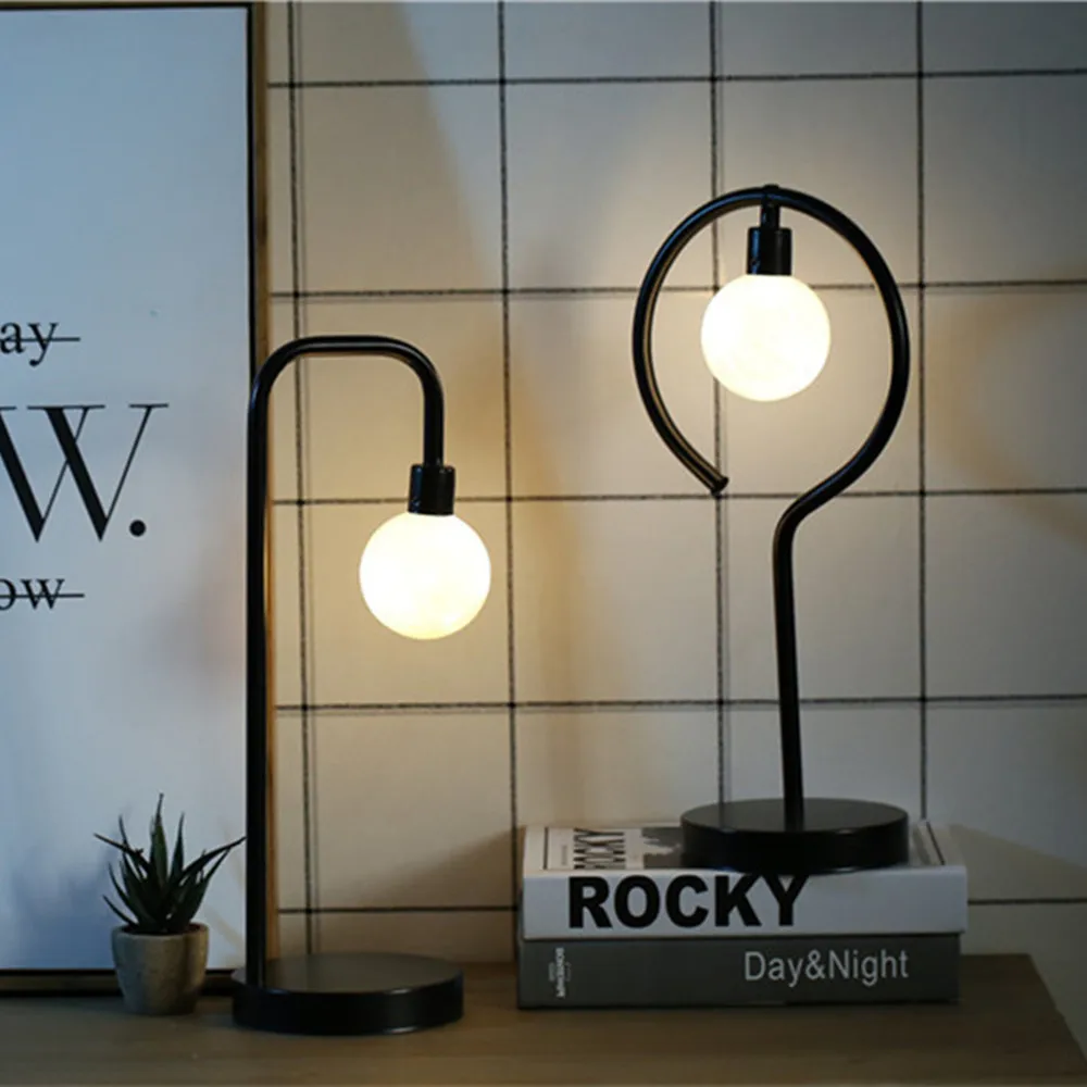 HZFCEW 2019 Creative Christmas Holiday Retro Iron Art Minimalist Geometric Shape Table Lamp Reading Bedroom Night Light | Лампы и