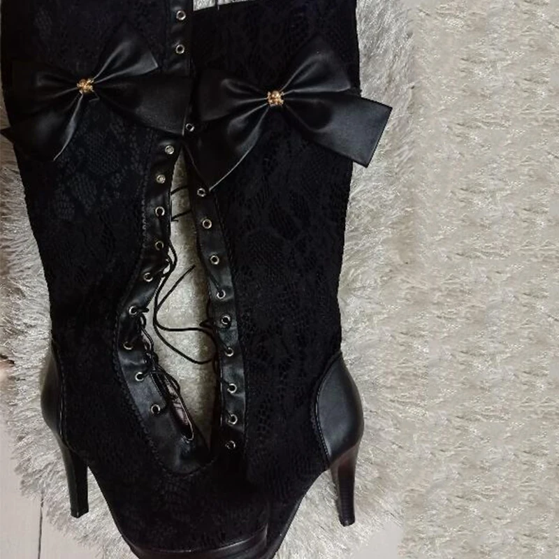 Черные женские ботинки однотонные короткие плюшевые на высоком каблуке с острым