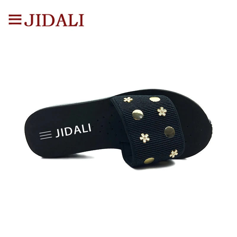 JIDALI/Модная женская обувь; женские эластичные сандалии-шлепанцы на платформе и танкетке, украшенные цветами, из ЭВА; Цвет Черный; Размеры 35-39
