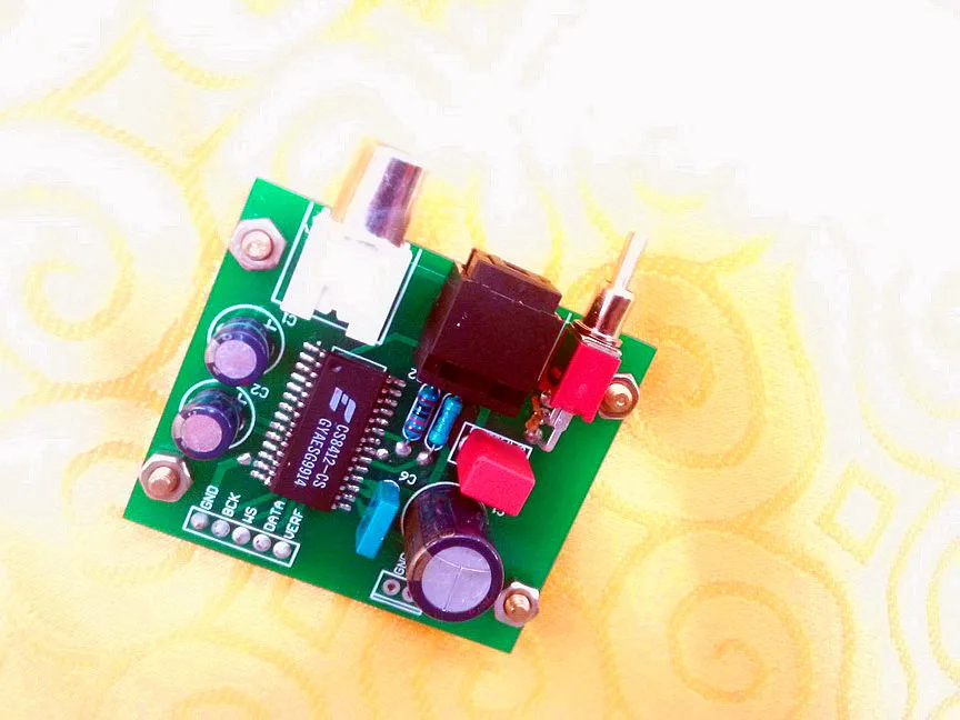 Собранная плата коаксиального оптического приемника к выходу IIS I2S CS8412 |