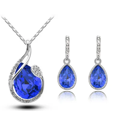 Комплект из колье и серёг с кристаллами | Украшения аксессуары